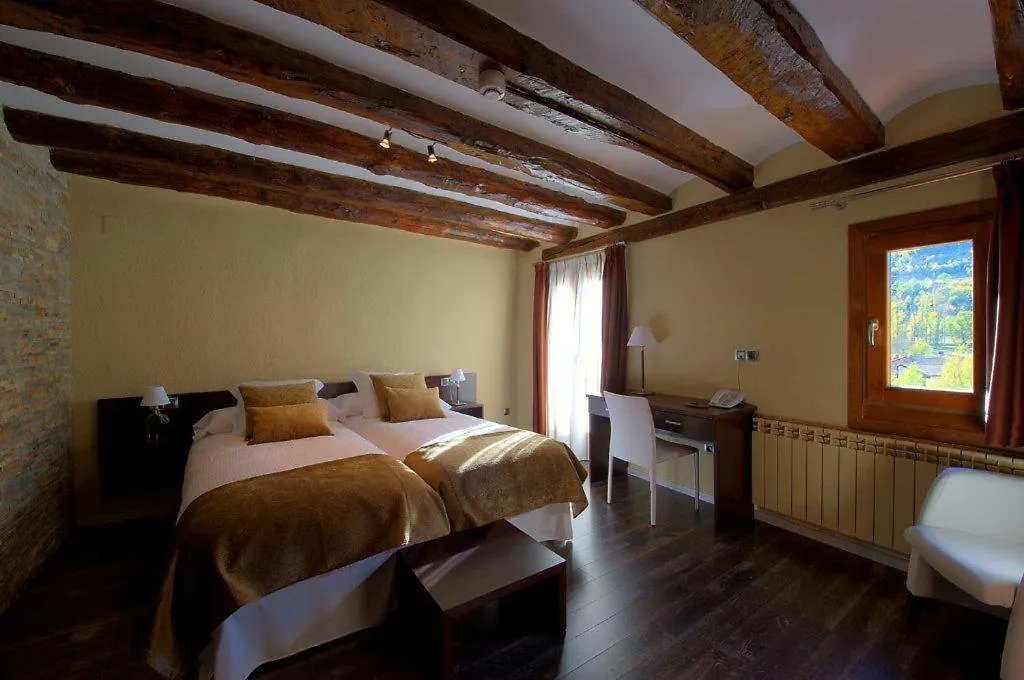 ***  Hotel Cotori El Pont de Suert İspanya